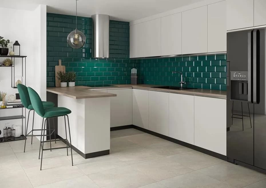 Jakie kafelki do białej kuchni? Odkryj idealne opcje dla wnętrza