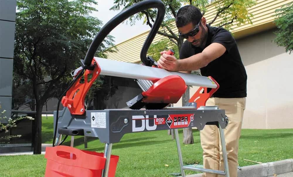 Najlepsze przecinarki do glazury – uniknij błędów przy wyborze